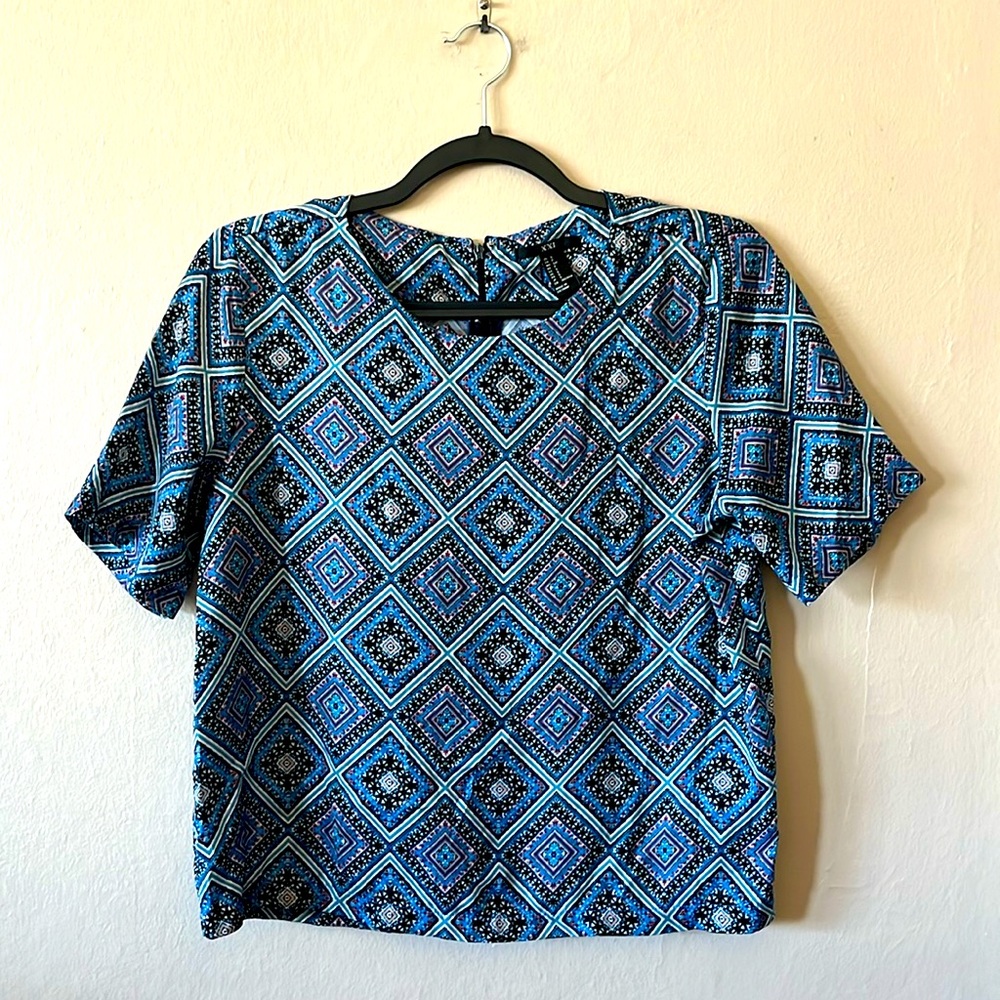 Forever 21 Blue Diamond Geometric Print Top S